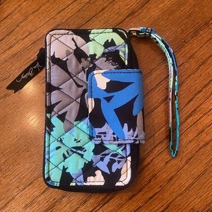 NWT Vera Bradley smartphone wristlet